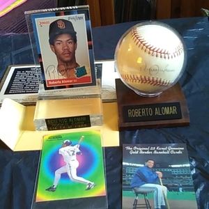 Roberto Alomar baseball and cards
